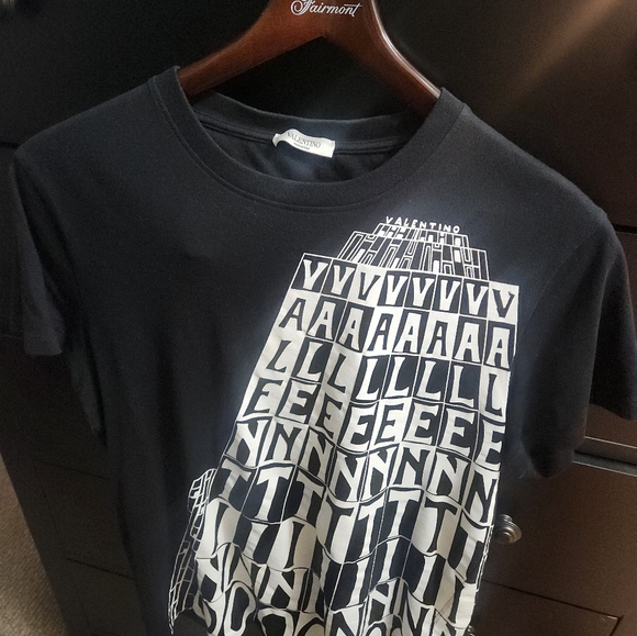 Authentic Valentino tee shirt - Picture 6 of 6